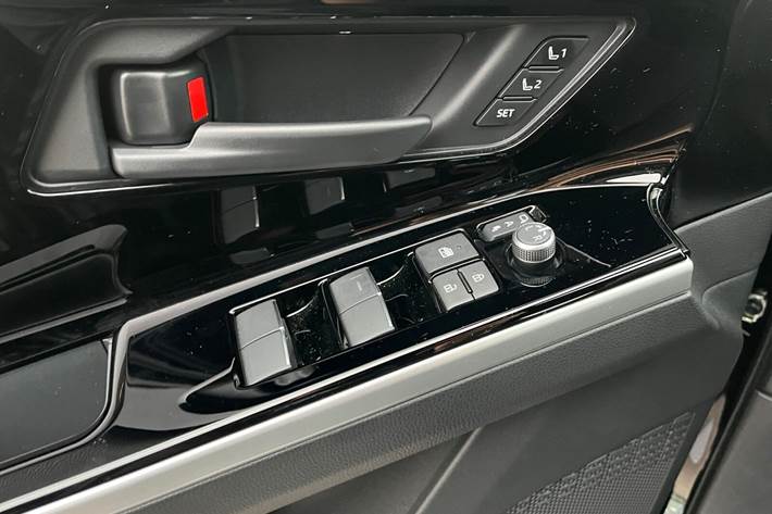 Sort Toyota BZ4X fra 2025