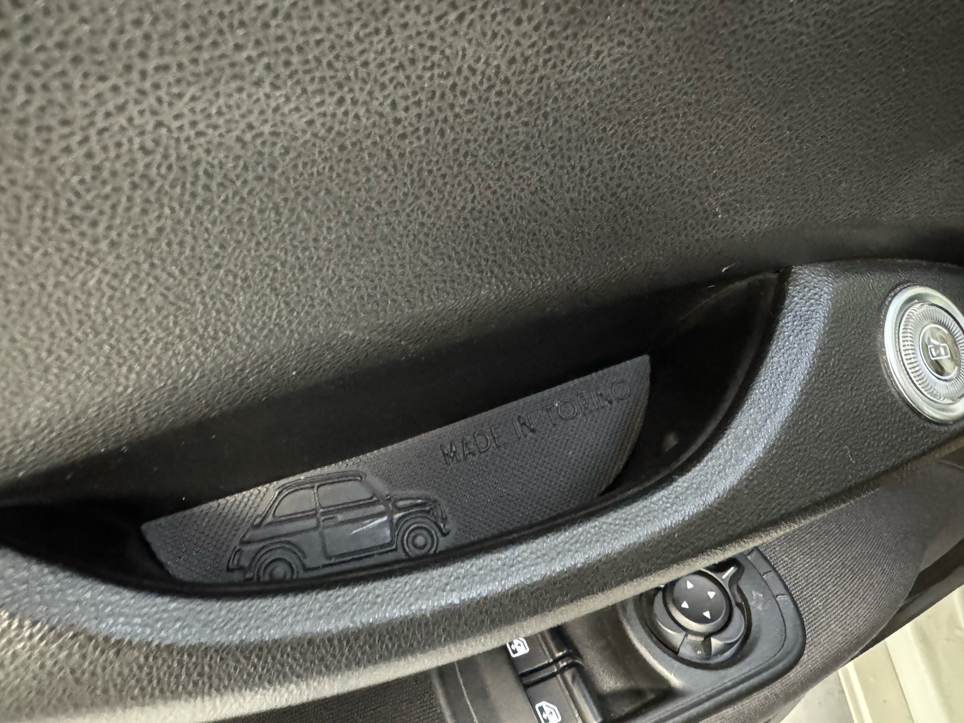 Hvid Fiat 500e fra 2023