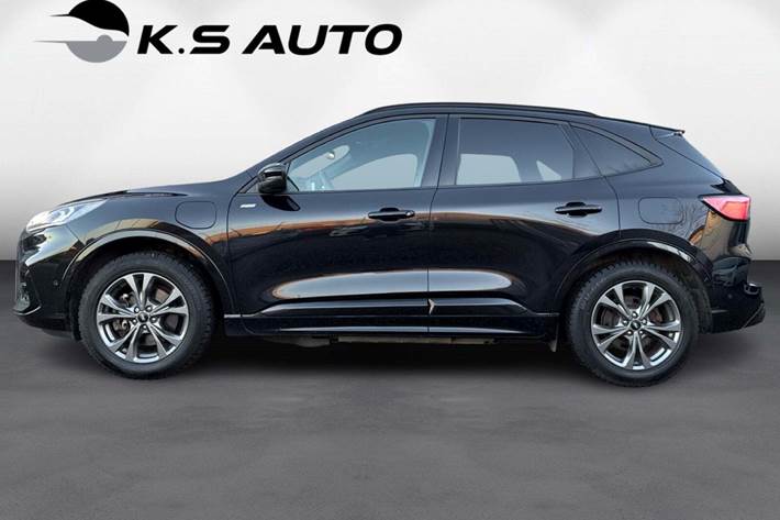 Sort Ford Kuga fra 2020