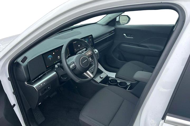 Hvid Hyundai Kona fra 2025