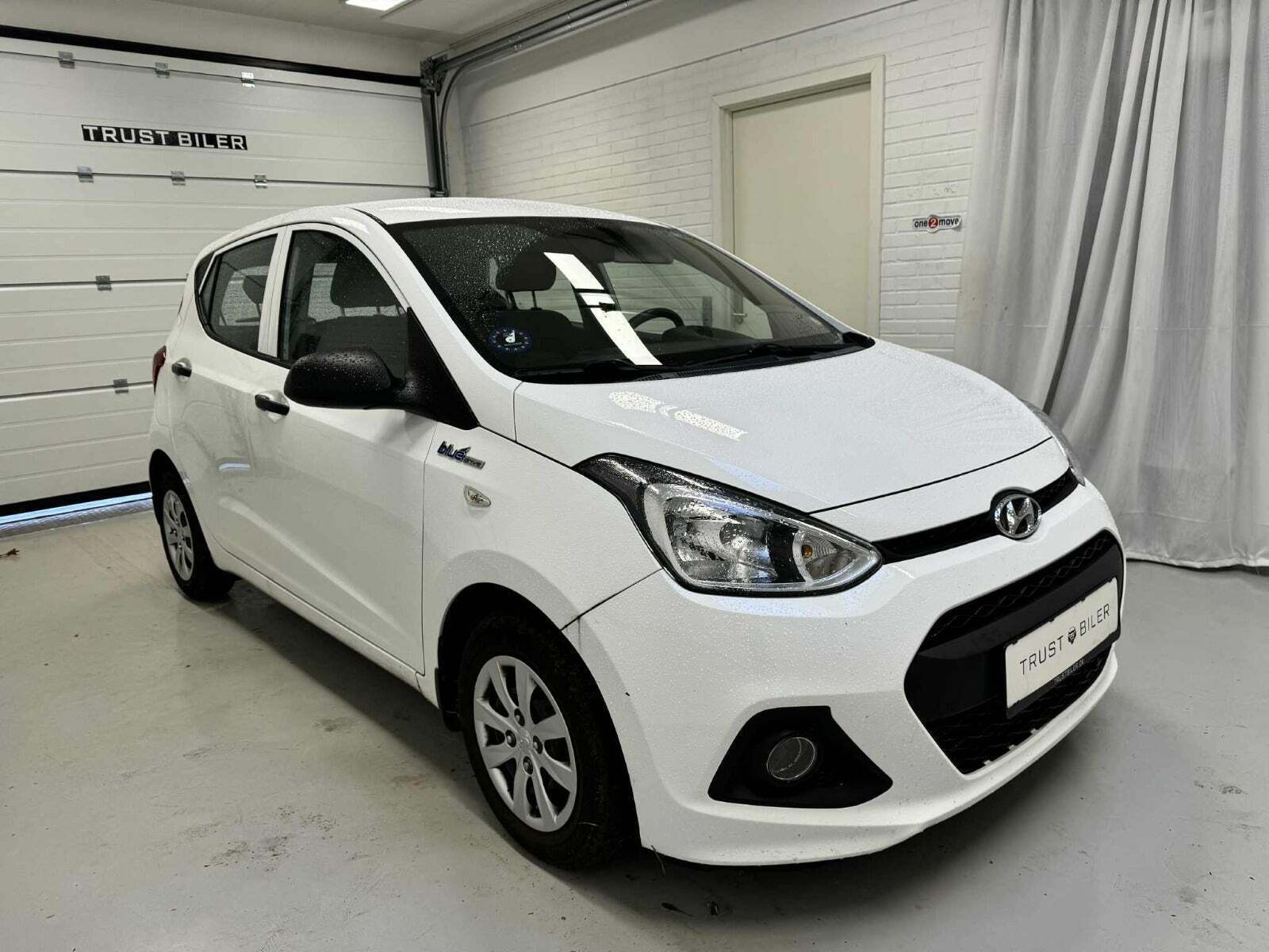 Hvid Hyundai i10 fra 2015
