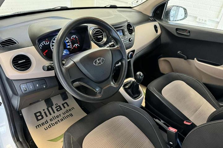 Hvid Hyundai i10 fra 2015
