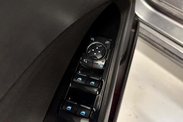 Grå Ford Mondeo fra 2016