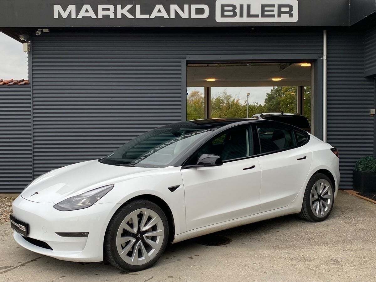 Tesla Model 3 Long Range AWD