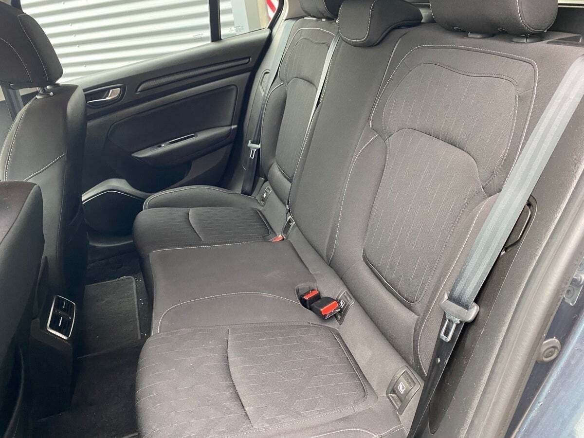 Grå Renault Megane IV fra 2020