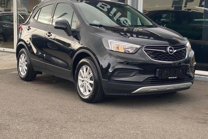 Grå Opel Mokka X fra 2017 set udefra