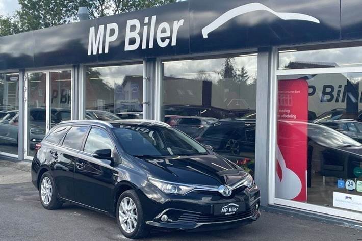 Sort Toyota Auris fra 2016