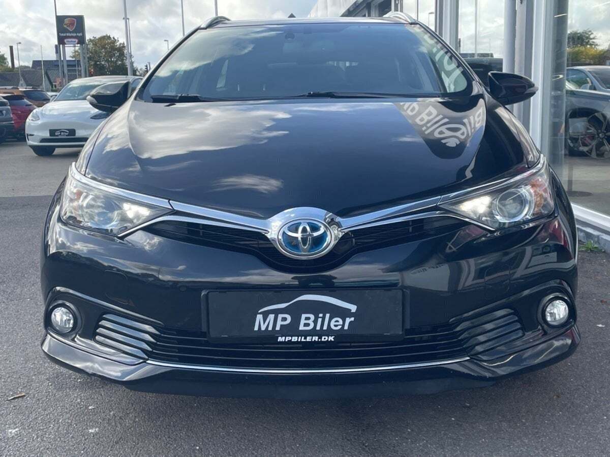 Sort Toyota Auris fra 2016