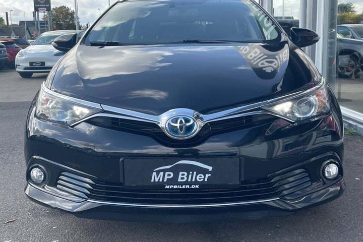 Sort Toyota Auris fra 2016