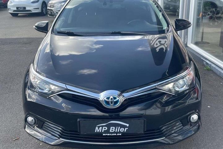 Sort Toyota Auris fra 2016