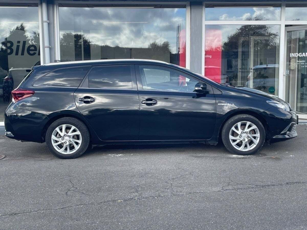 Toyota Auris 1,8 Hybrid H2 Comfort Touring Sports CVT
