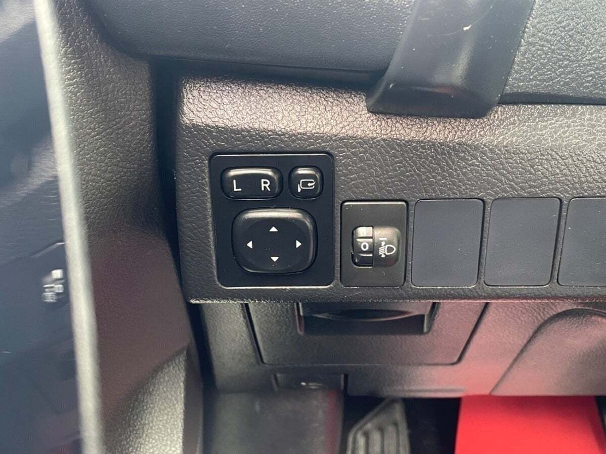 Sort Toyota Auris fra 2016