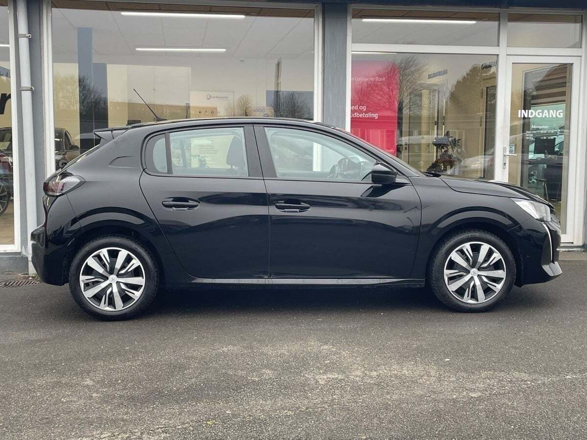Sort Peugeot 208 fra 2020