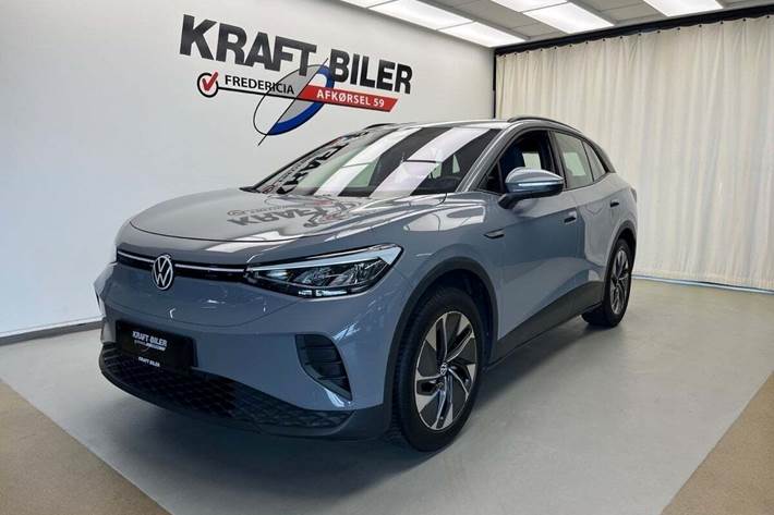 Grå VW ID.4 fra 2023 set udefra