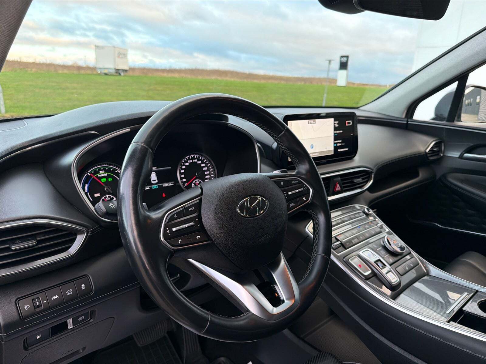 Grå Hyundai Santa Fe fra 2021