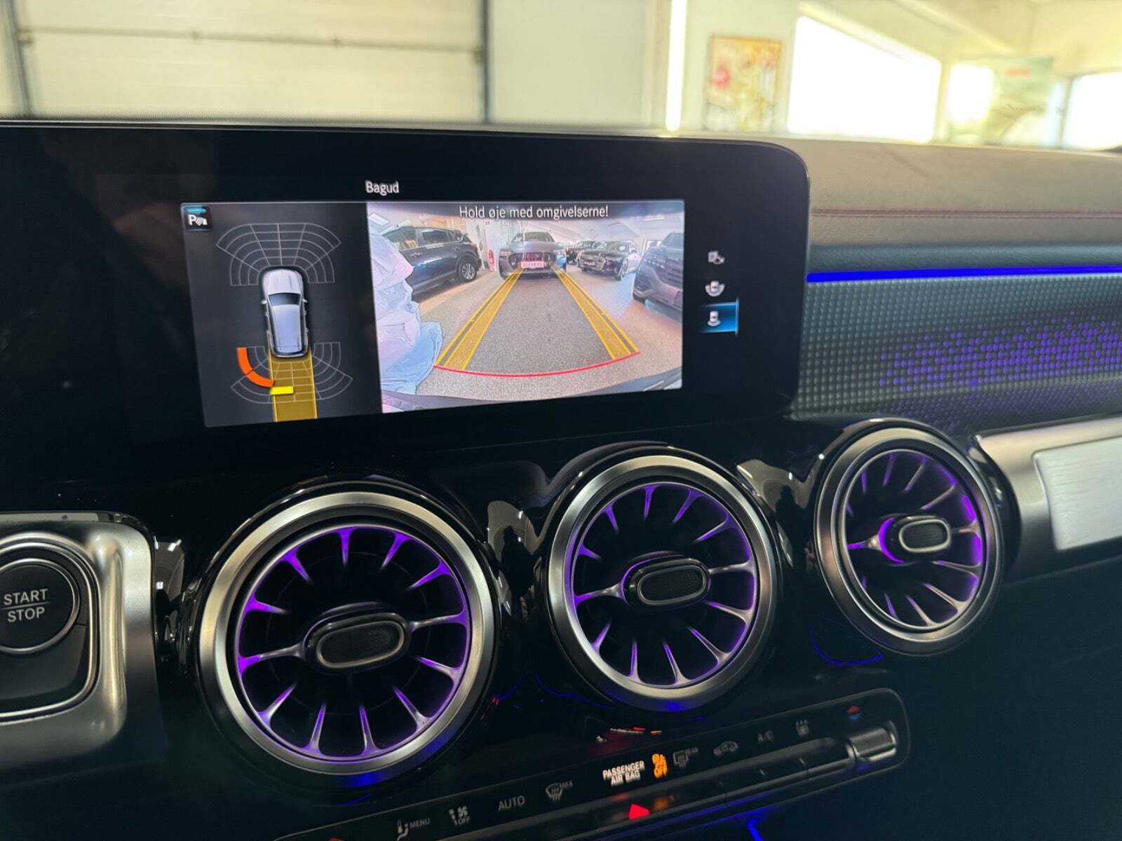 Sort Mercedes EQB250+ fra 2023