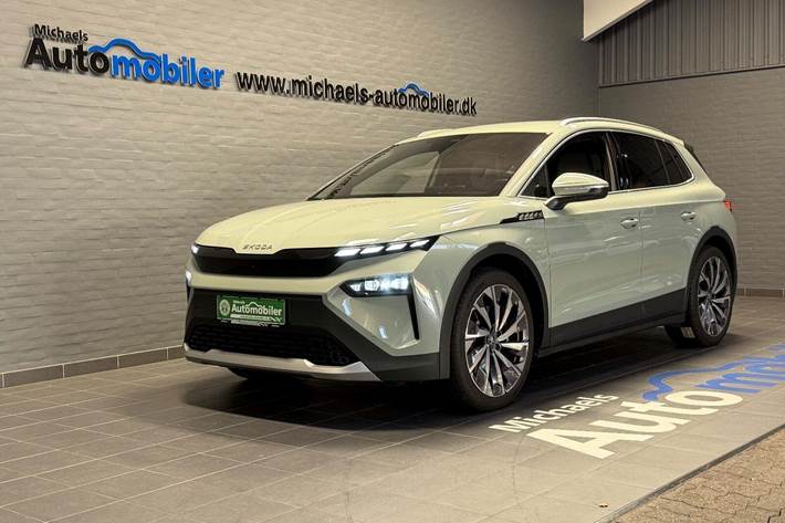Grøn Skoda Elroq fra 2025 set udefra