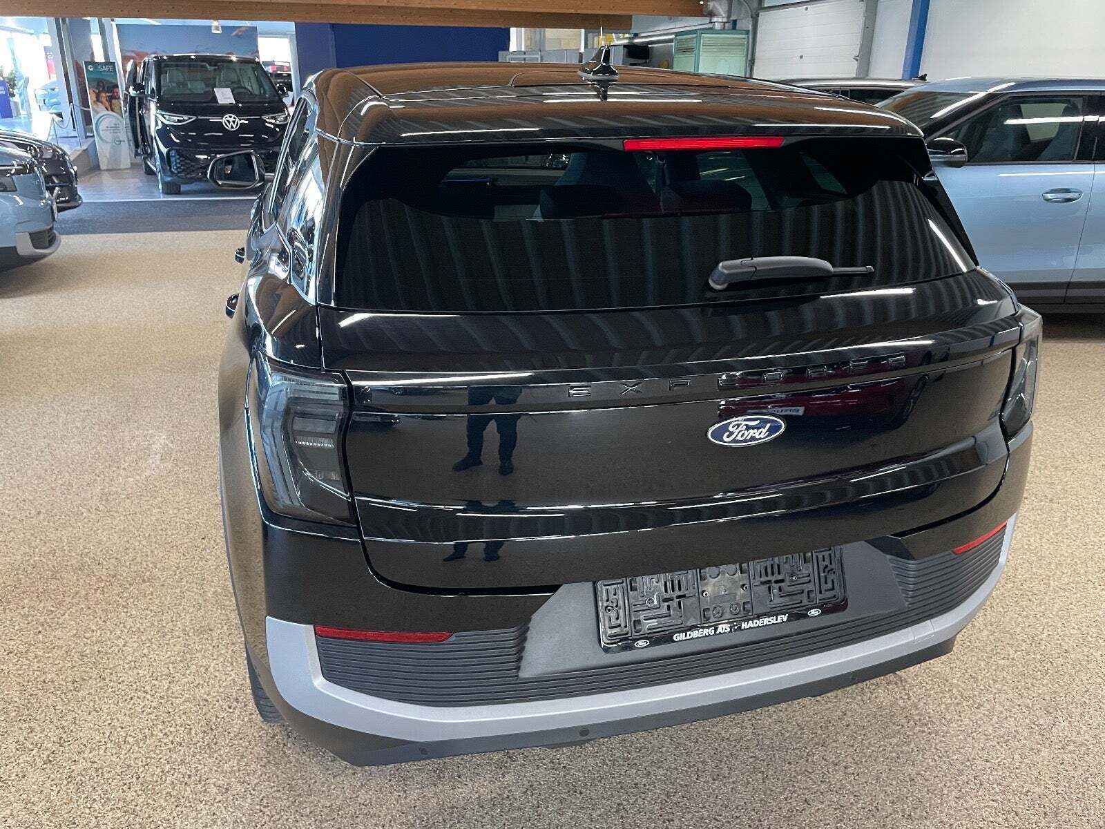 Sort Ford Explorer fra 2025