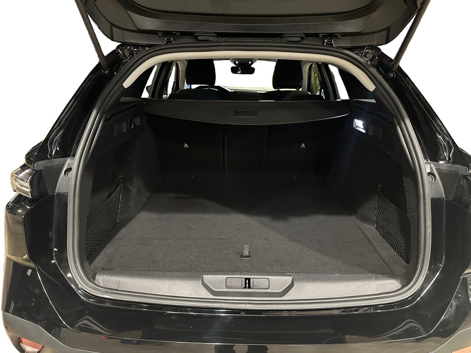 Sort Peugeot E-308 fra 2024