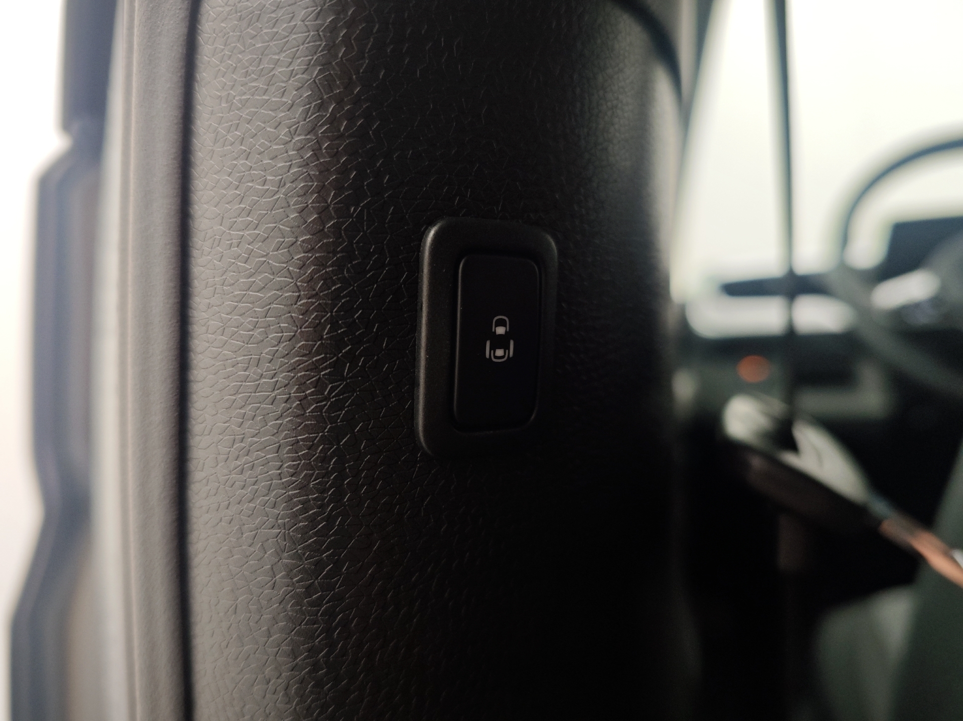 Sølv VW ID.Buzz fra 2025