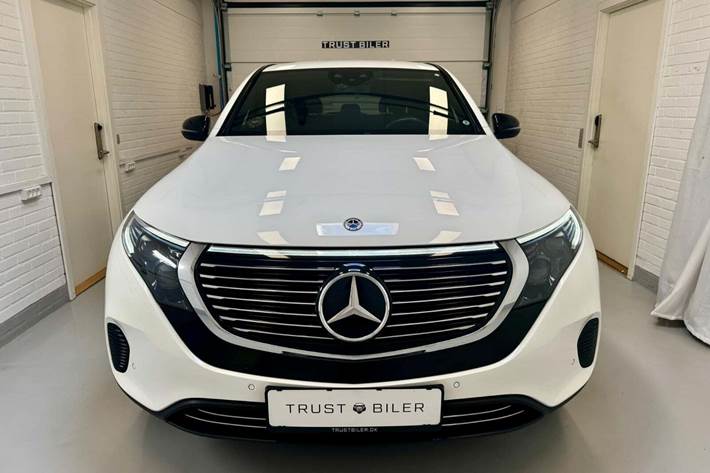 Hvid Mercedes EQC400 fra 2020