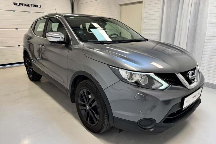 Grå Nissan Qashqai fra 2017