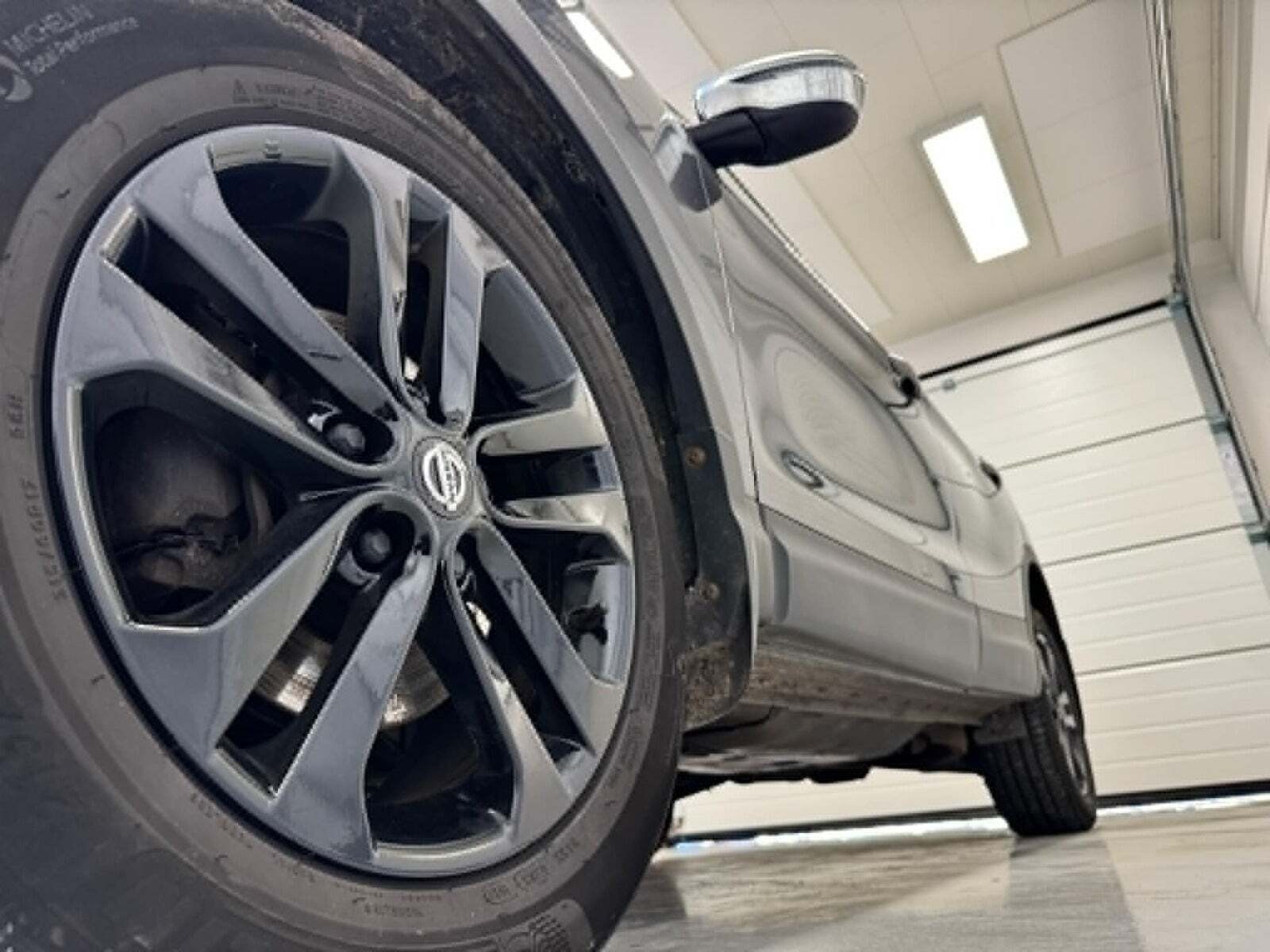 Grå Nissan Qashqai fra 2017