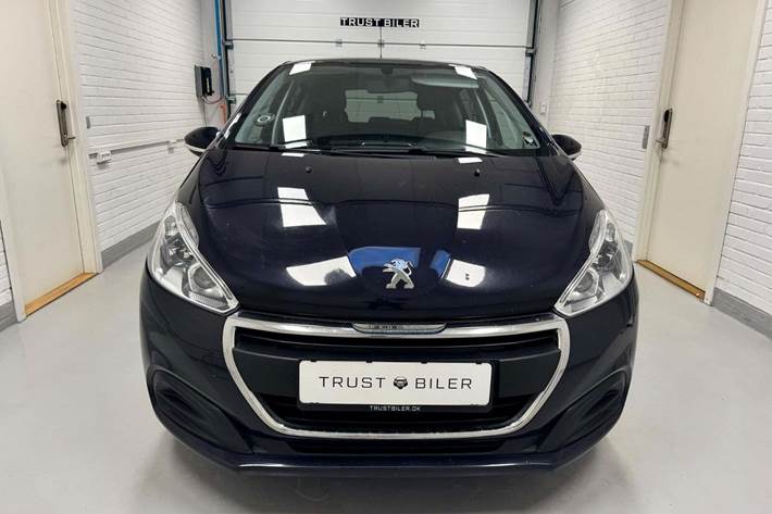 Blå Peugeot 208 fra 2018