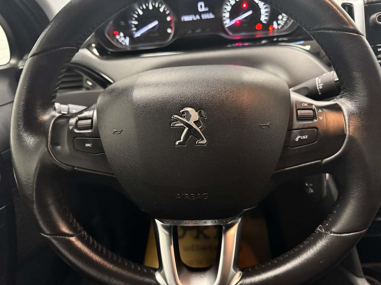 Blå Peugeot 208 fra 2018