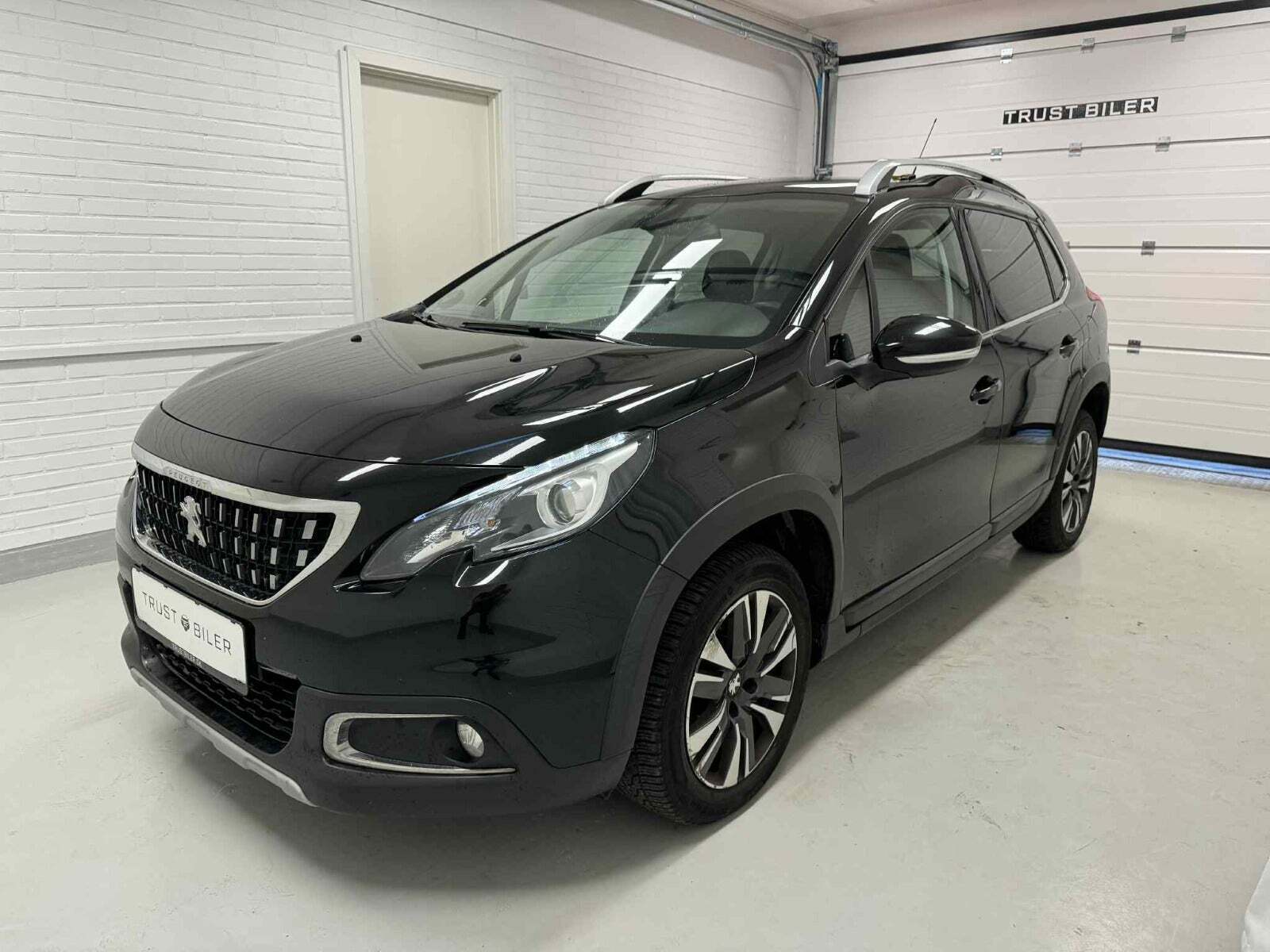 Peugeot 2008 1,6 BlueHDi 100 Allure Sky