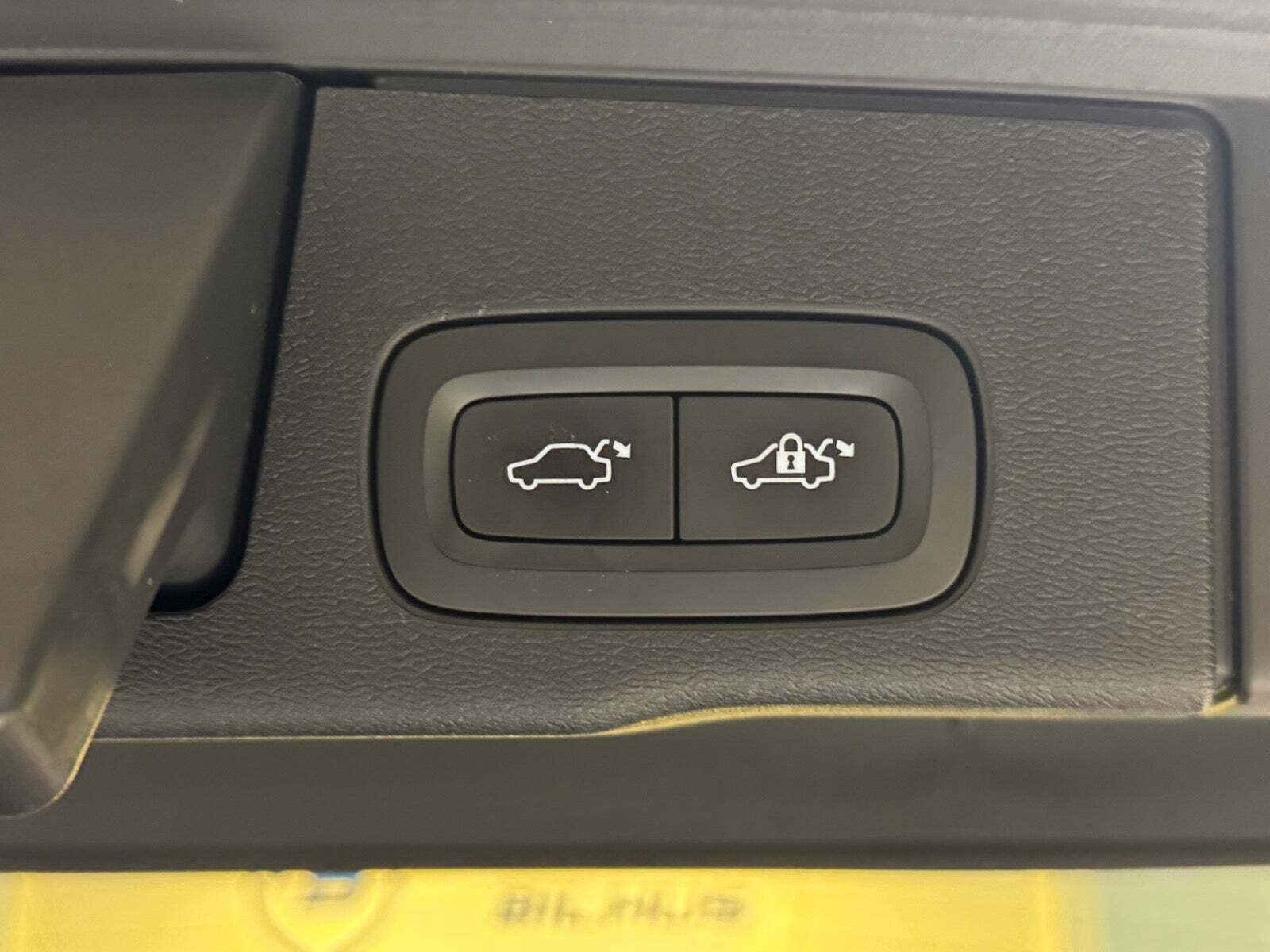 Grå Volvo XC60 fra 2018