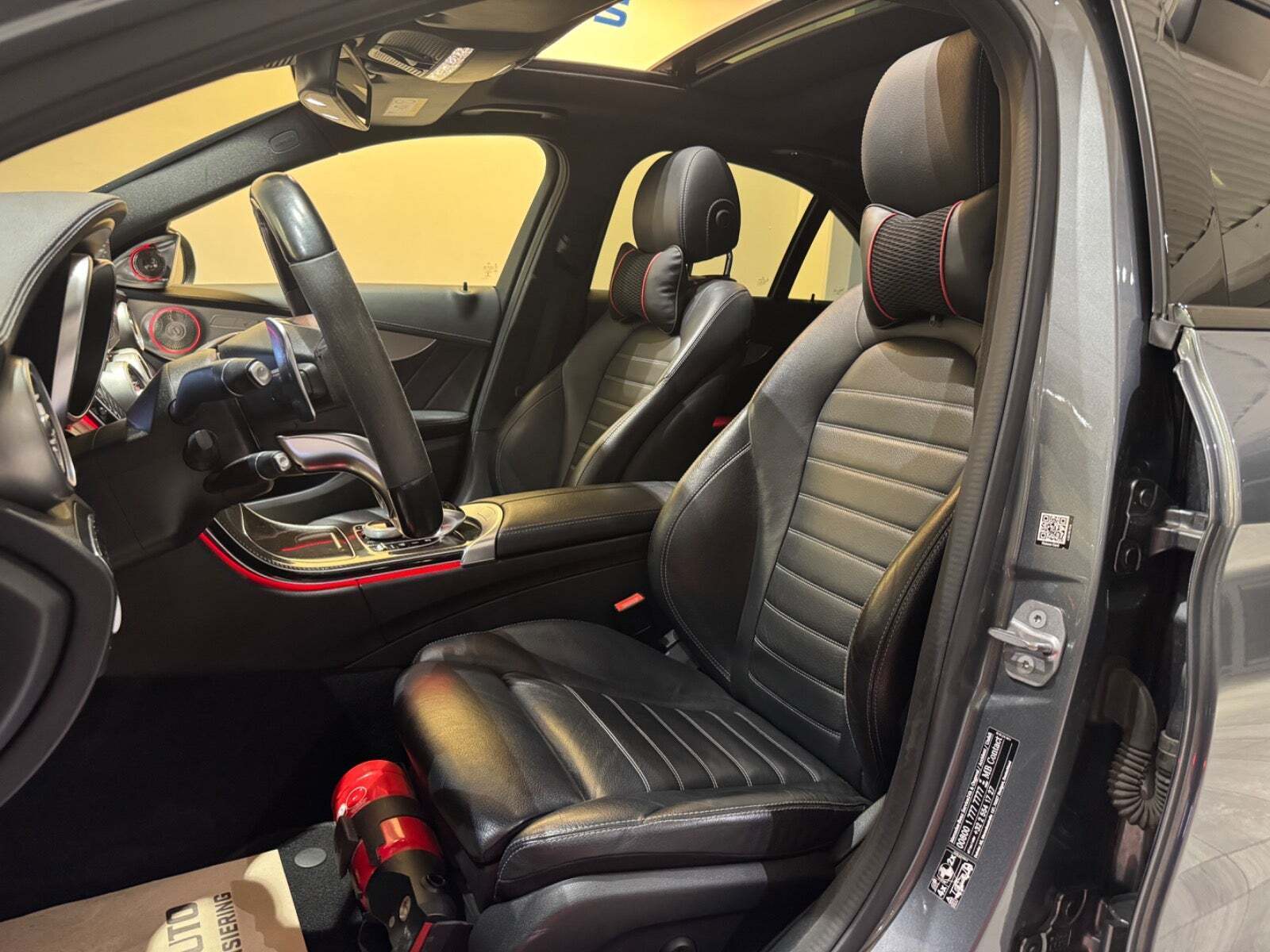 Grå Mercedes C43 fra 2016