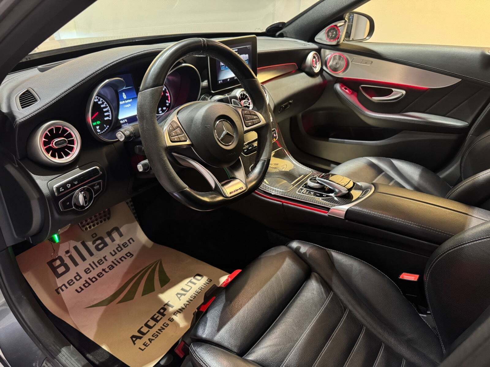 Grå Mercedes C43 fra 2016