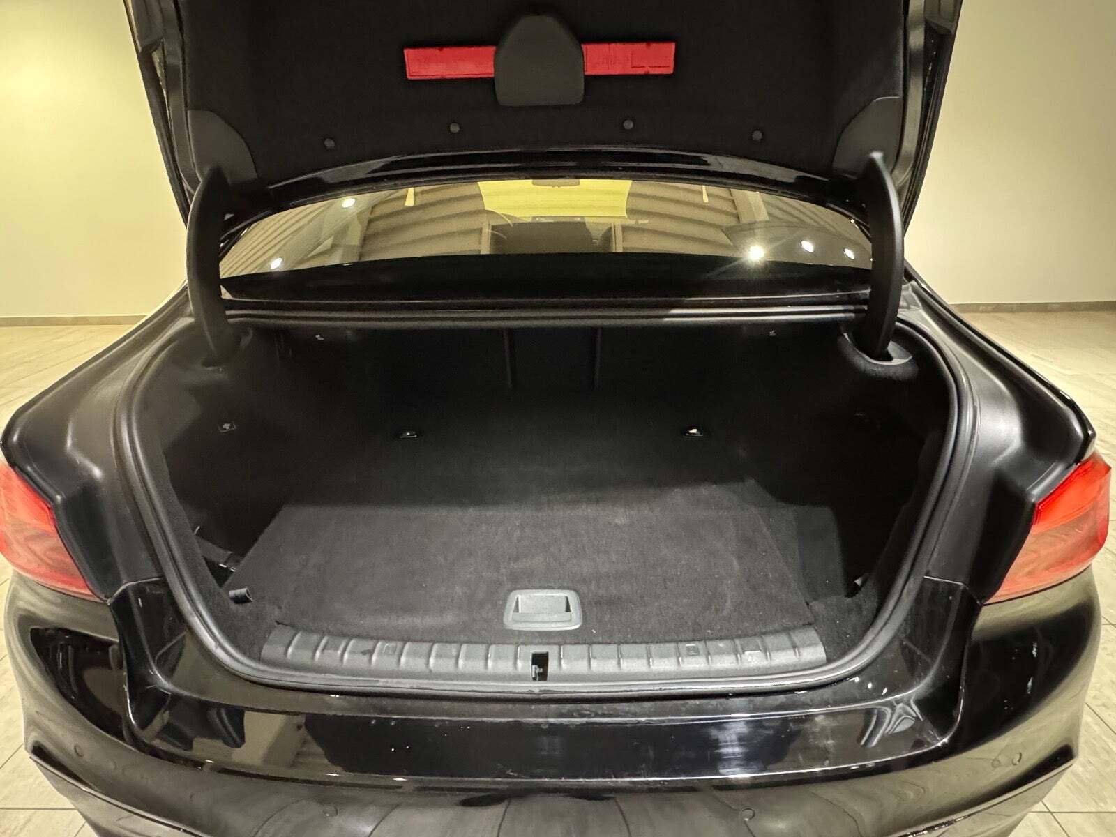 Sort BMW 530e fra 2018