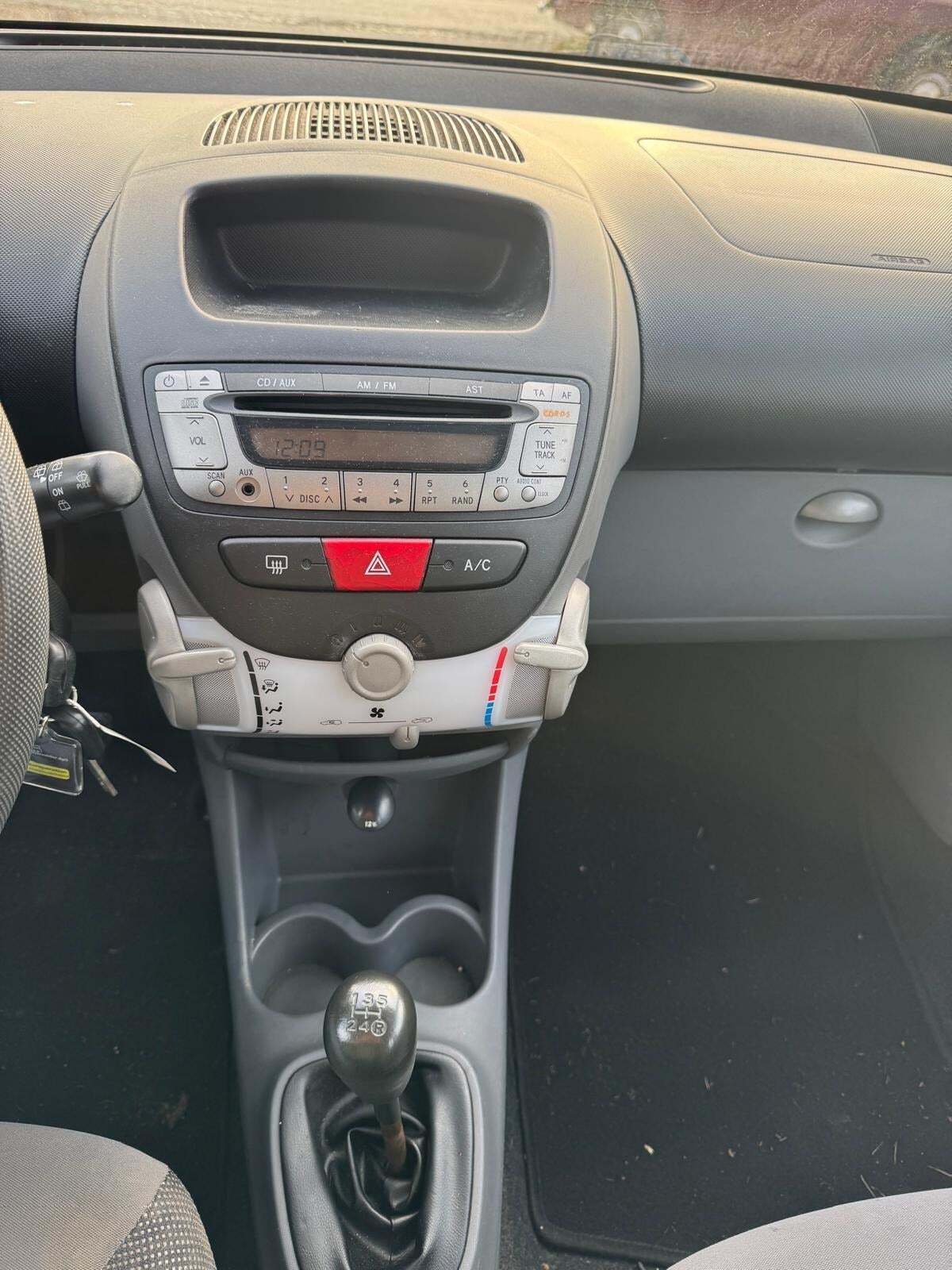 undefined Peugeot 107 fra 2009