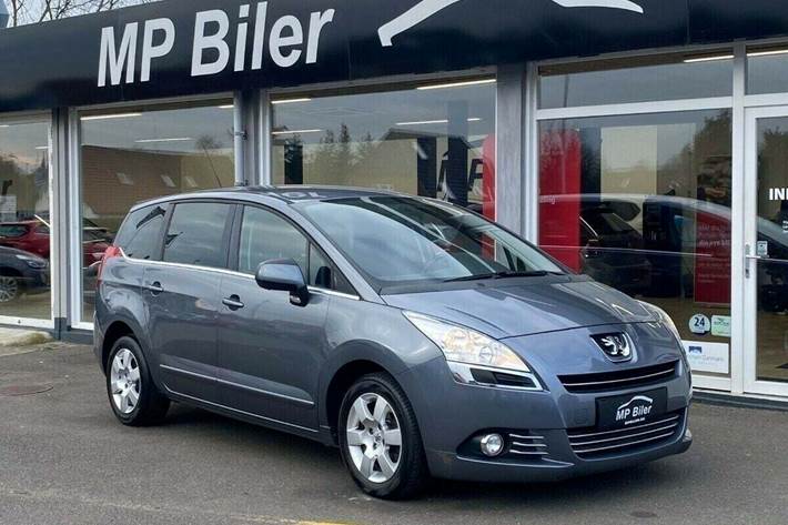 Blå Peugeot 5008 fra 2013