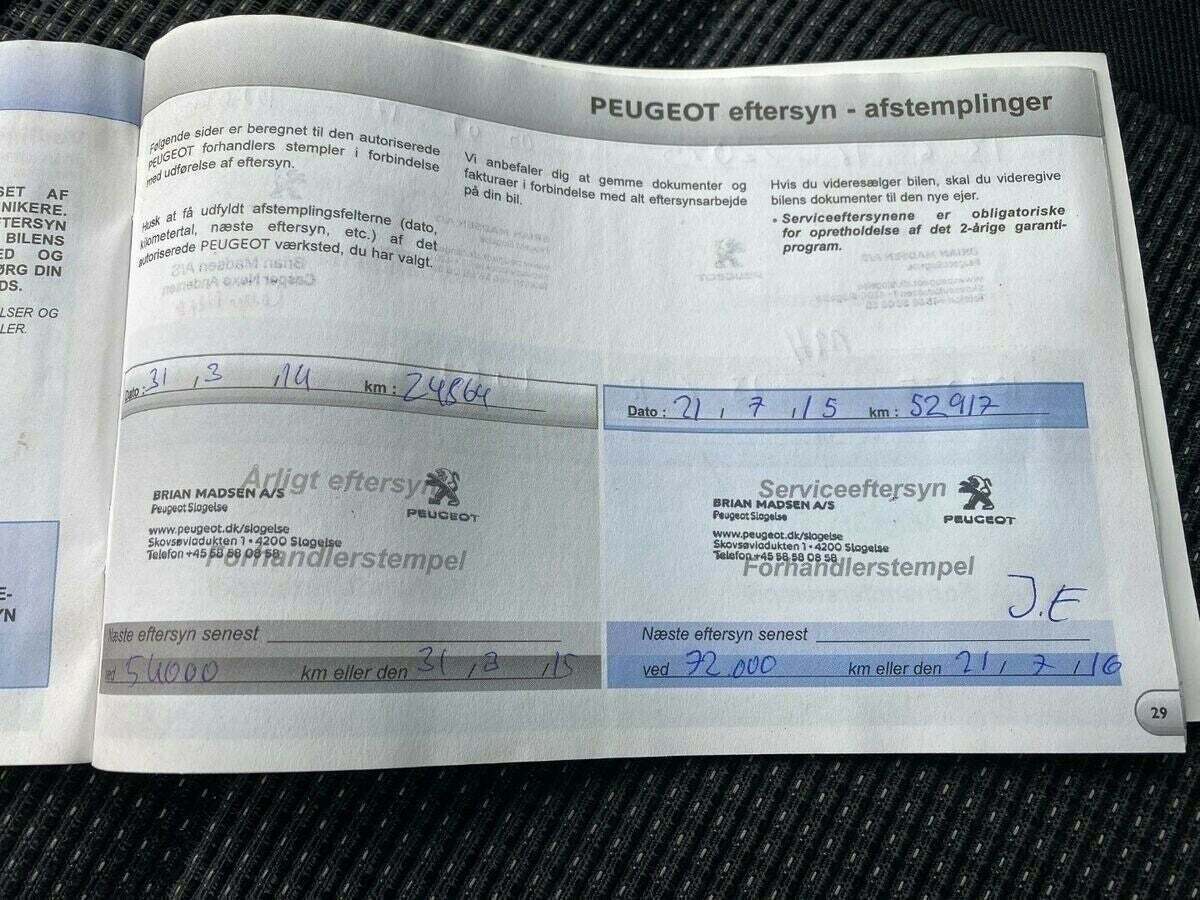 Blå Peugeot 5008 fra 2013