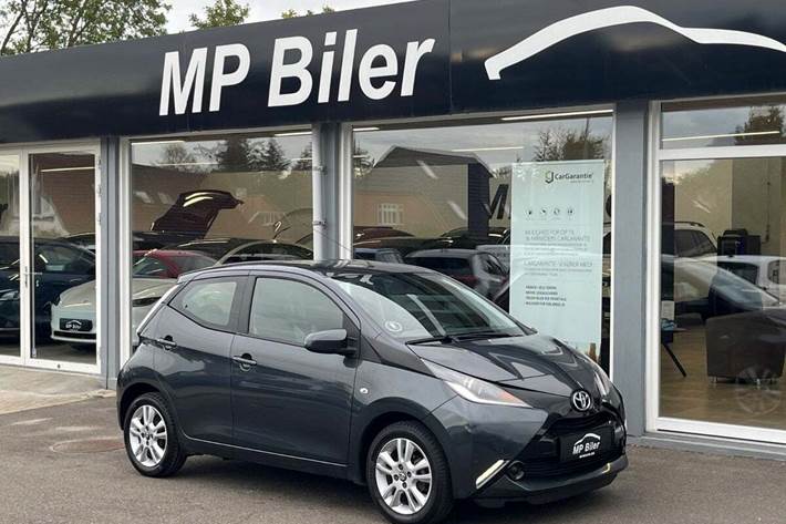 Grå Toyota Aygo fra 2018