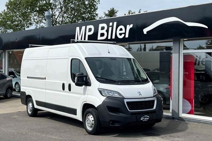 Hvid Peugeot Boxer 333 fra 2020
