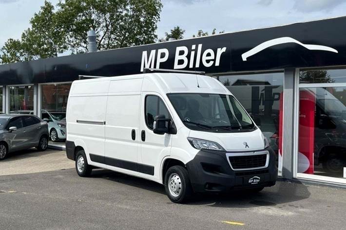 Hvid Peugeot Boxer 333 fra 2020