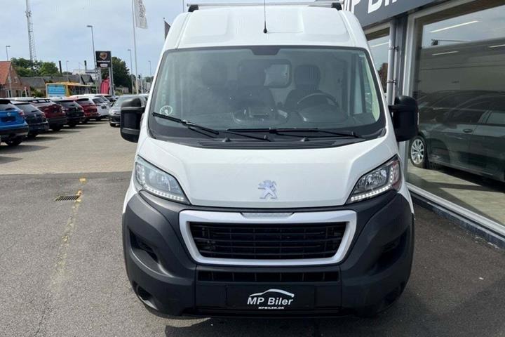 Hvid Peugeot Boxer 333 fra 2020
