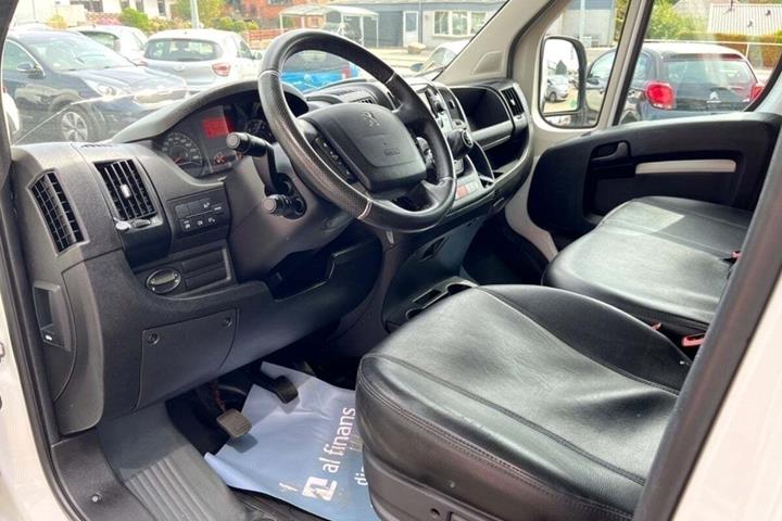 Hvid Peugeot Boxer 333 fra 2020