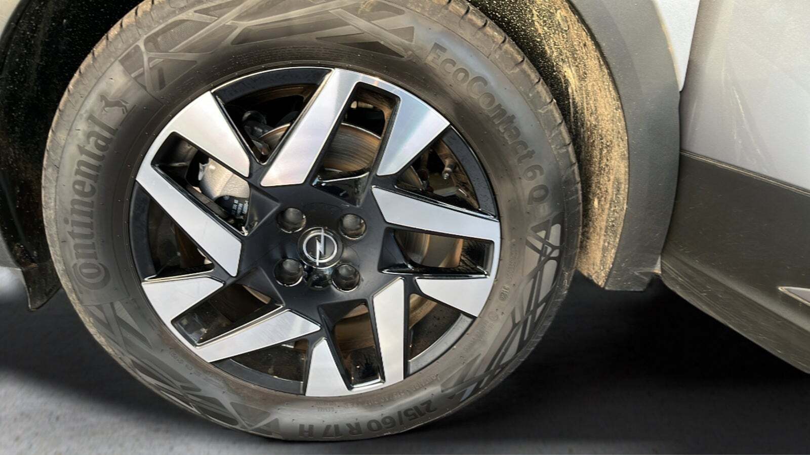 Sølv Opel Mokka-e fra 2023