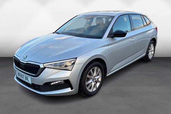 Sølv Skoda Scala fra 2020 set udefra