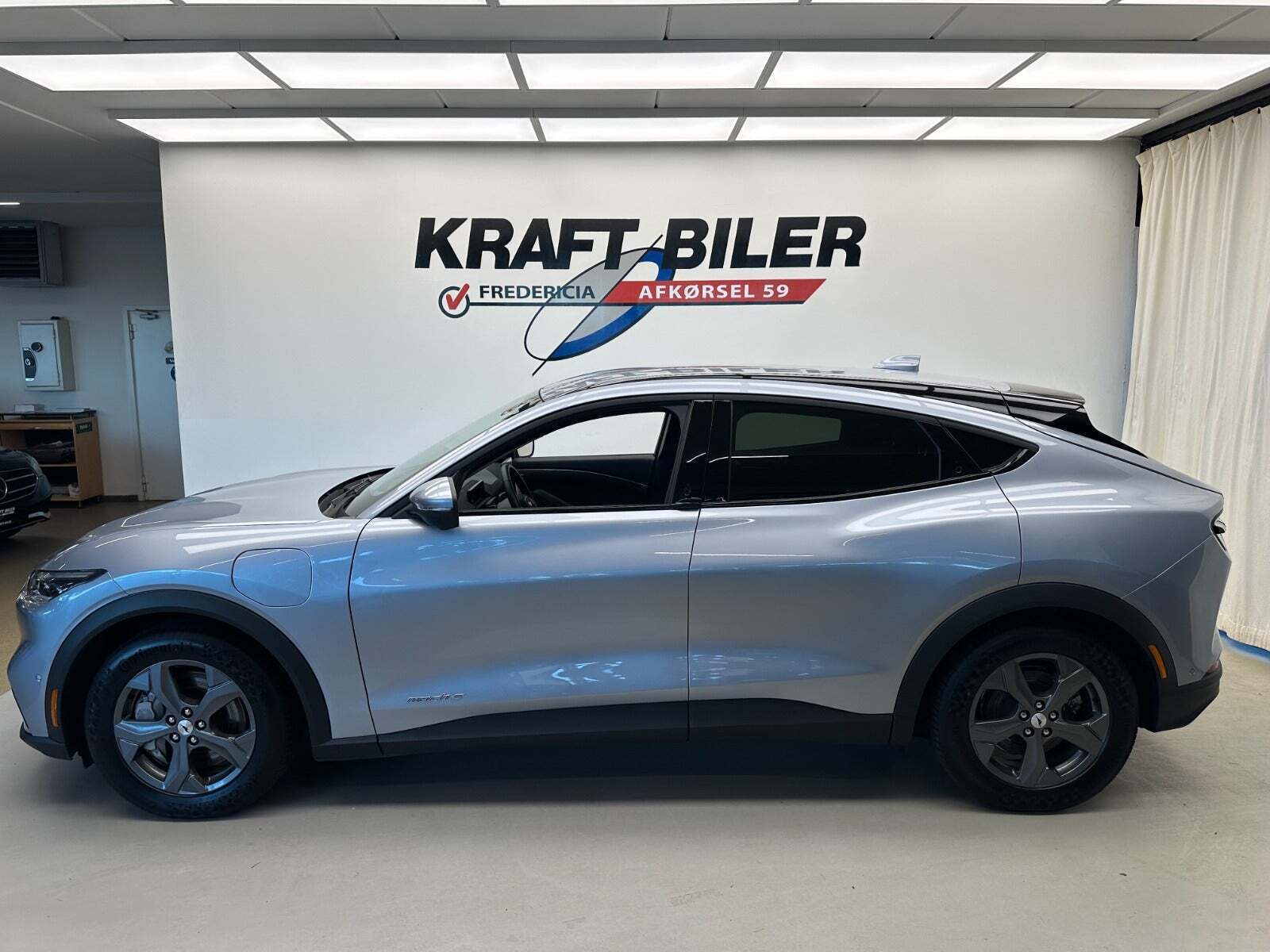 Ford Mustang Mach-E 75 Standard Range