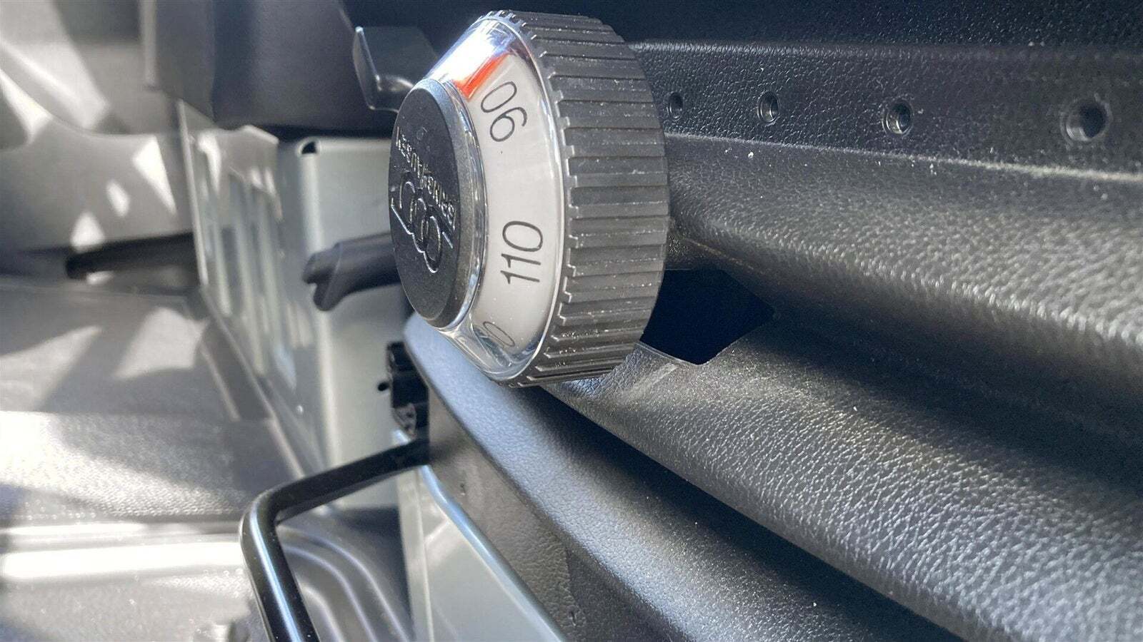 Sølv Mercedes Sprinter 317 fra 2023