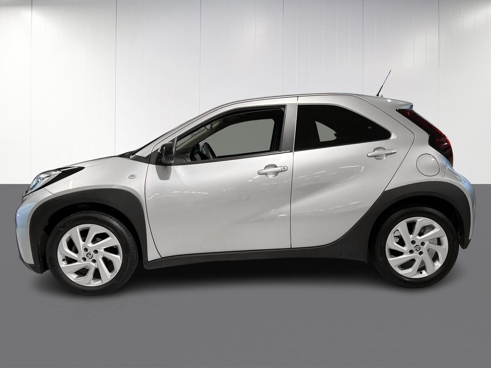 Toyota Aygo X 1,0 VVT-I Active 72HK 5d