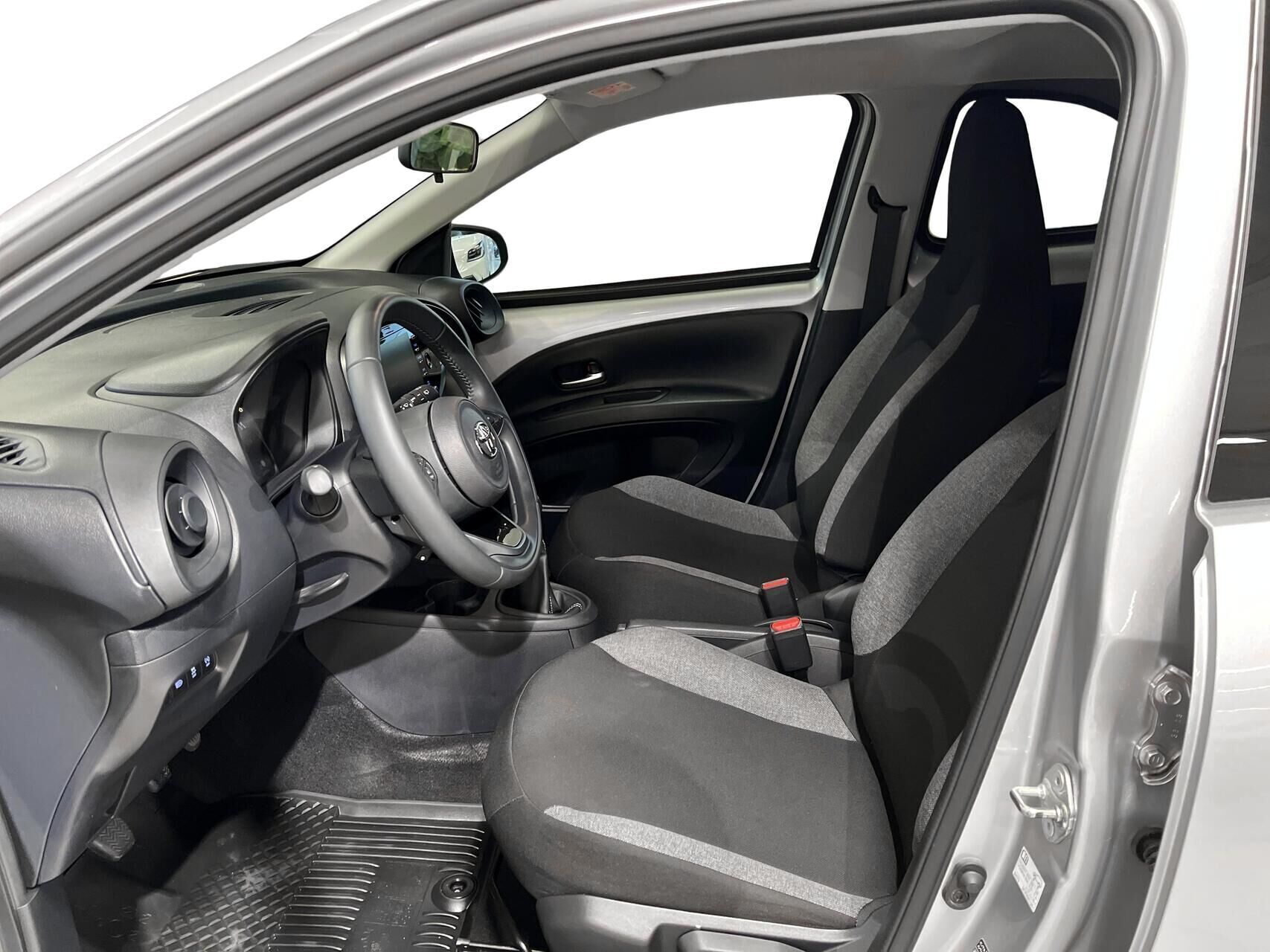 Toyota Aygo X 1,0 VVT-I Active 72HK 5d