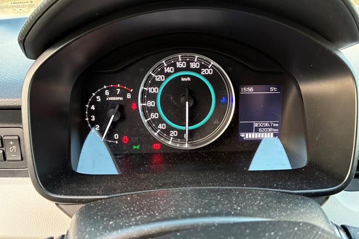Grå Suzuki Ignis fra 2017