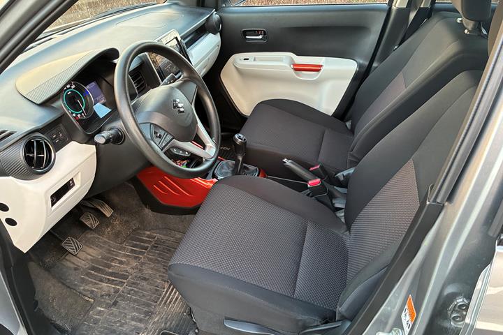 Grå Suzuki Ignis fra 2017